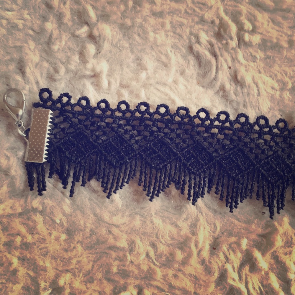 Lace choker